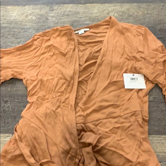 Tie up shirt - Picture 1 of 4